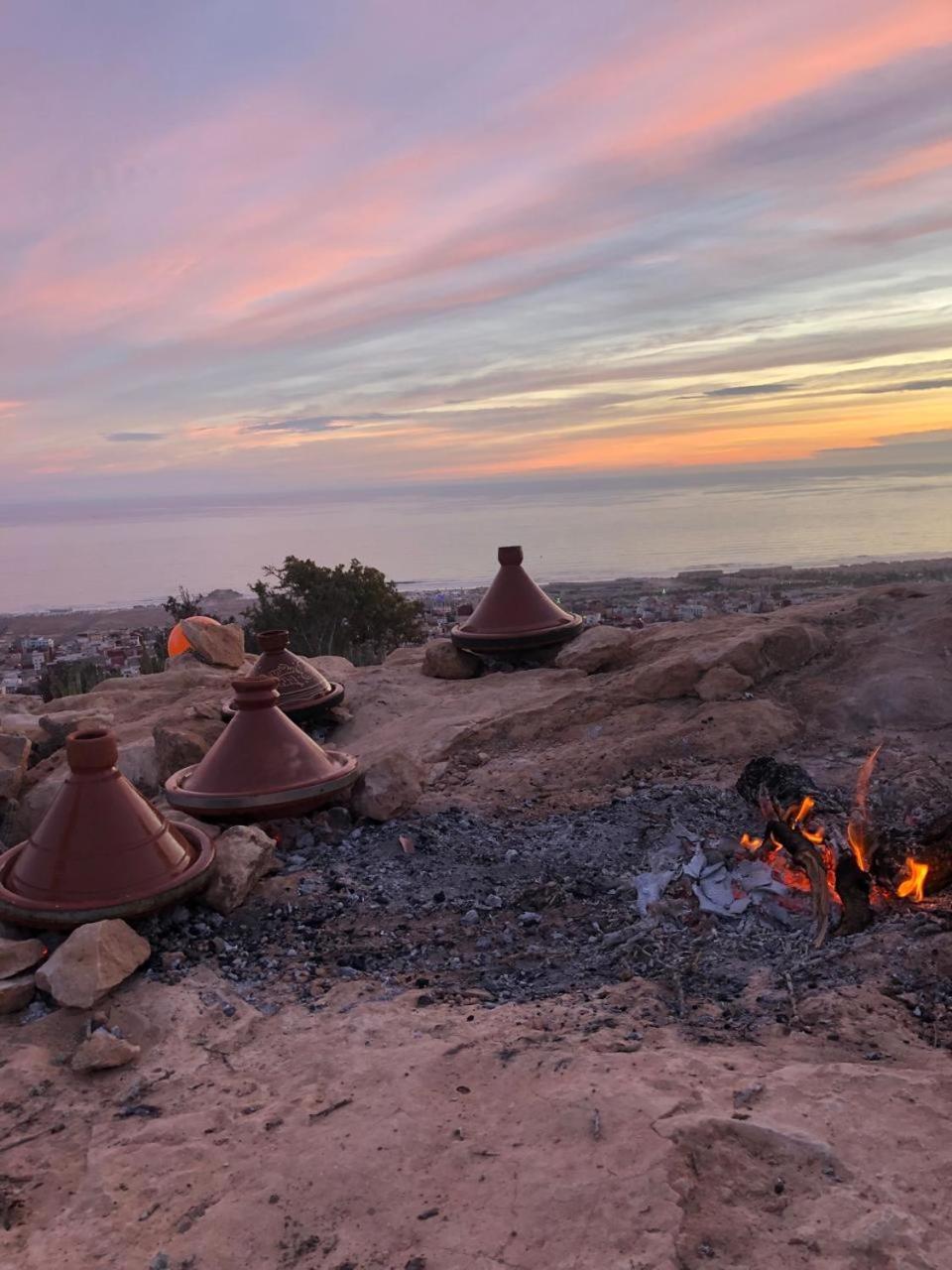 Wave Stay Hostel - Sea View อกาดีร์ ภายนอก รูปภาพ